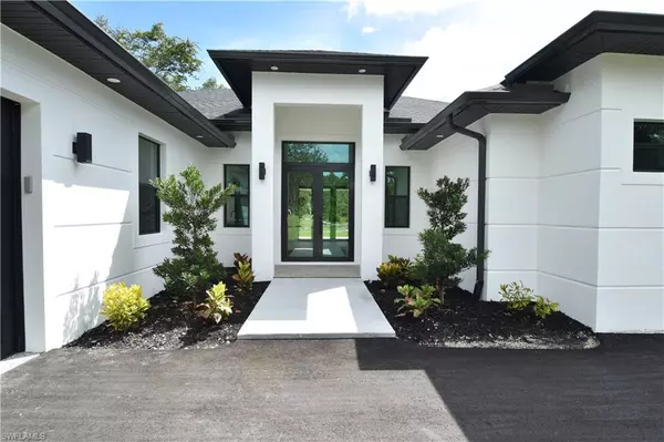 Naples, FL 34117,432 16 ST SE