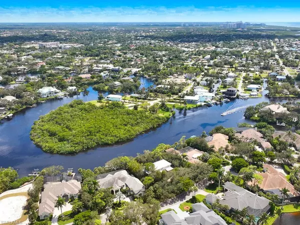 27351 Oak Knoll DR, Bonita Springs, FL 34134