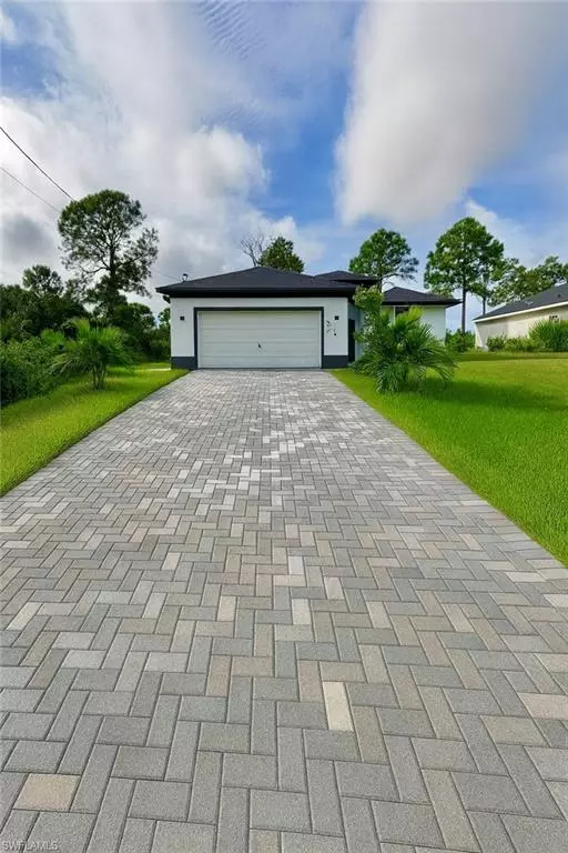 Lehigh Acres, FL 33971,3215 75th ST W