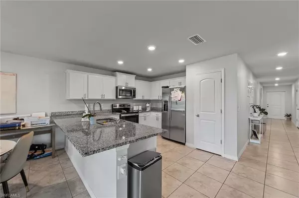 Cape Coral, FL 33909,1013 NE 15th ST
