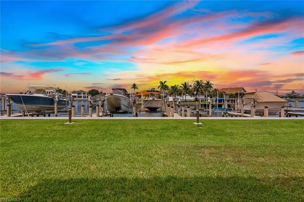 Marco Island, FL 34145,214 Waterway CT #3-101