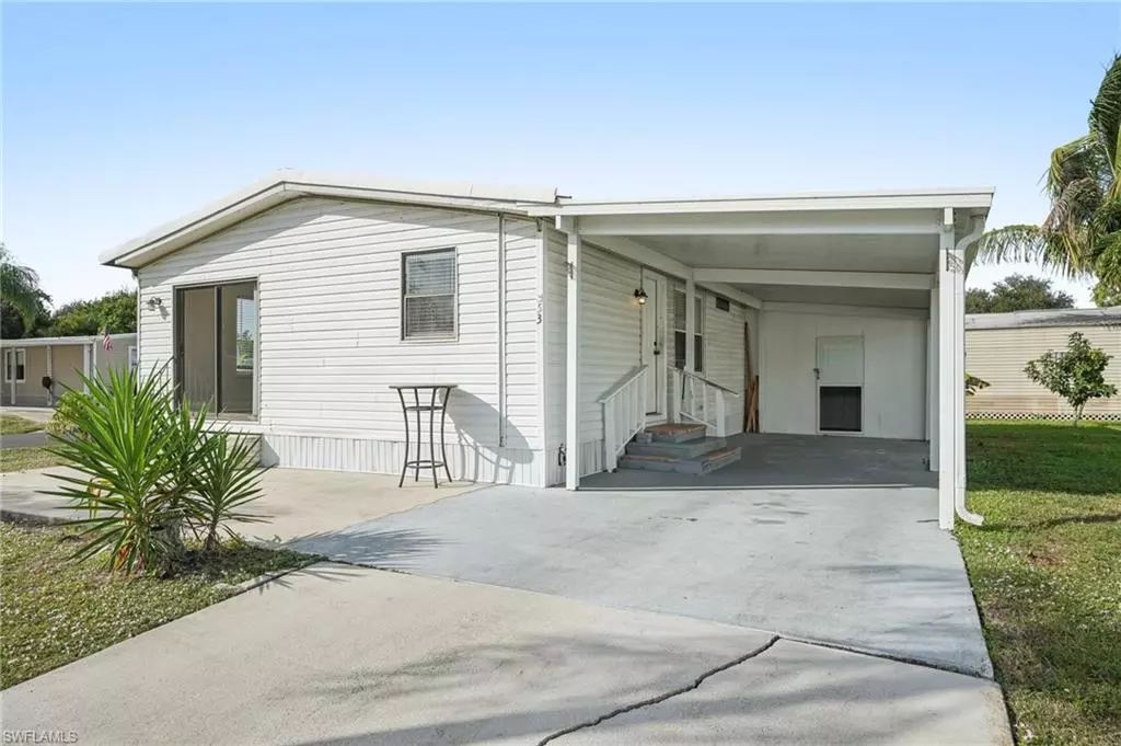 Naples, FL 34114,53 Grosbeak LN