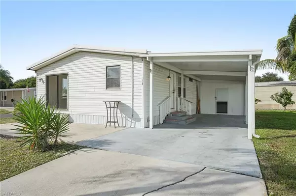 53 Grosbeak LN, Naples, FL 34114