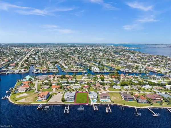 Cape Coral, FL 33904,1020 Dolphin DR