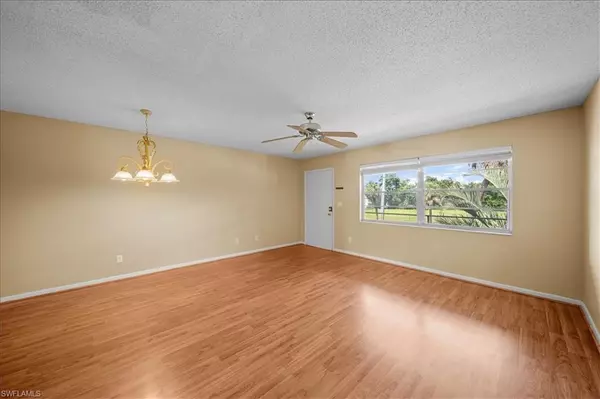 Fort Myers, FL 33916,3225 E Riverside DR #17A