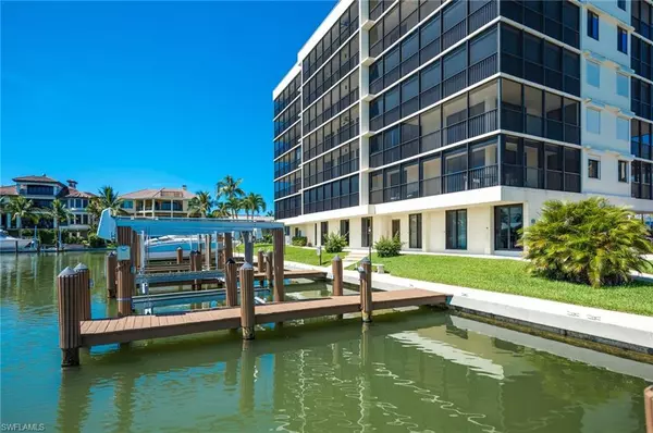 Naples, FL 34108,10420 Gulf Shore DR #162