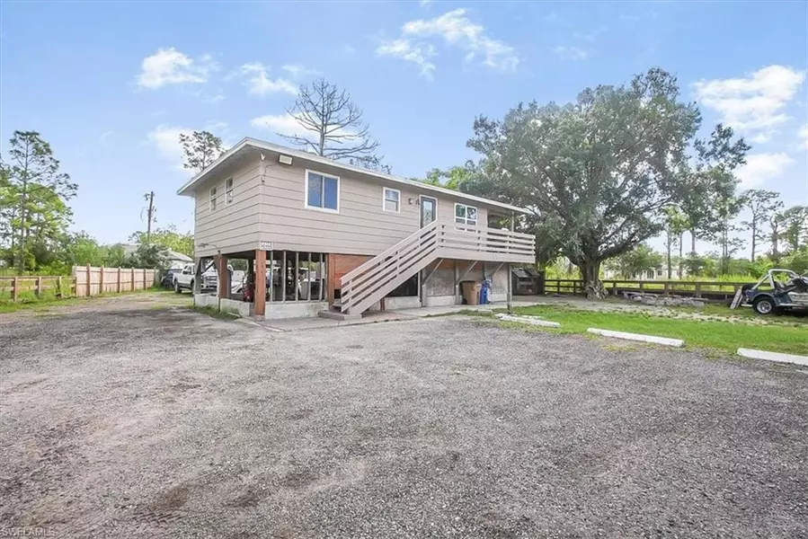 916 Euclid AVE, Lehigh Acres, FL 33972