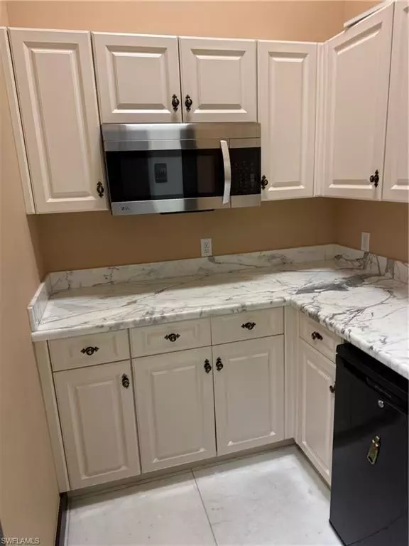 Naples, FL 34104,2800 Davis BLVD #101