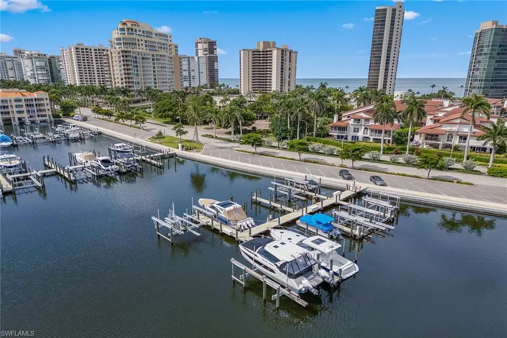 Naples, FL 34103,4680 Gulf Shore BLVD N