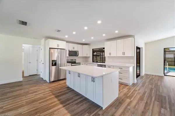 8072 Pennsylvania BLVD, Fort Myers, FL 33967