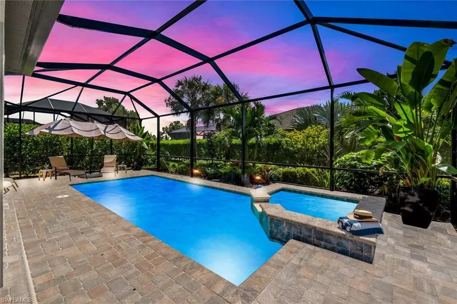9640 Everglades DR, Naples, FL 34120