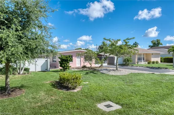 Naples, FL 34108,613 107th AVE N