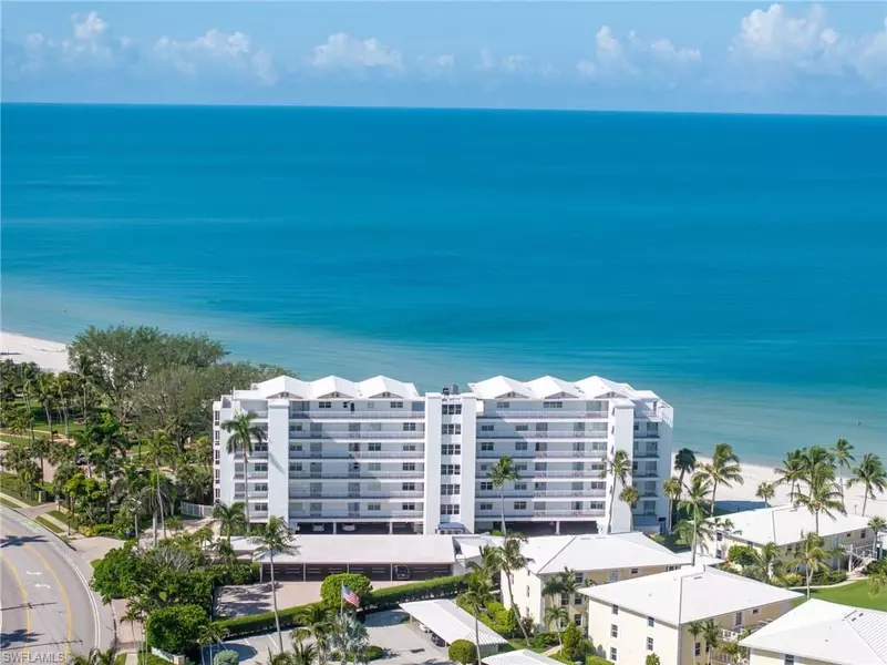 2121 Gulf Shore BLVD N #305, Naples, FL 34102