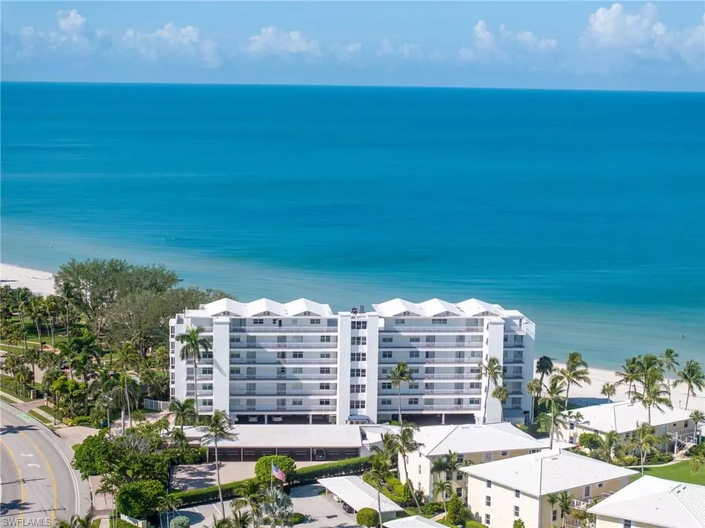 Naples, FL 34102,2121 Gulf Shore BLVD N #305