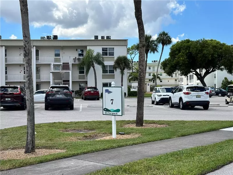 1624 Pine Valley DR #115, Fort Myers, FL 33907