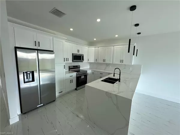 Lehigh Acres, FL 33973,4412-4414 14th ST SW