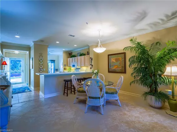 Naples, FL 34110,1015 Tarpon Cove DR #1403