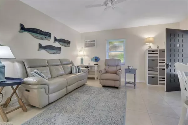 Marco Island, FL 34145,235 Seaview CT #B10