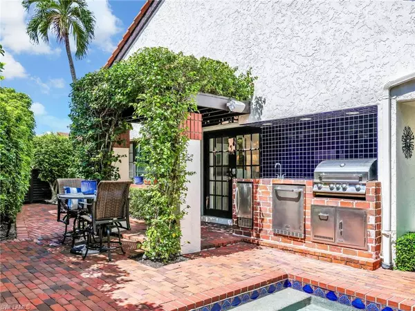Naples, FL 34108,541 Bay Villas LN