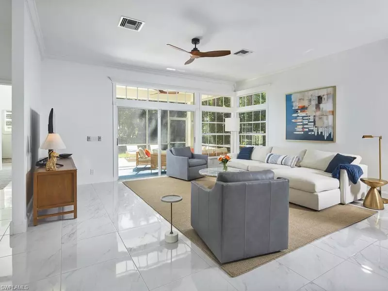 114 Amblewood LN #9-903, Naples, FL 34105