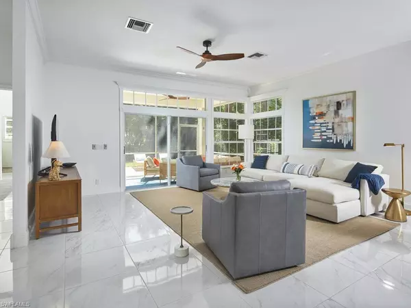 114 Amblewood LN #9-903, Naples, FL 34105