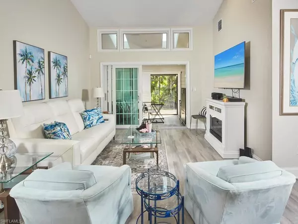 Naples, FL 34103,575 Park Shore DR #H2