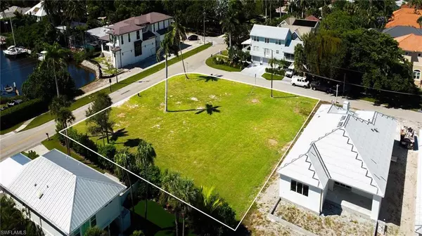 Naples, FL 34102,1427 Sandpiper ST