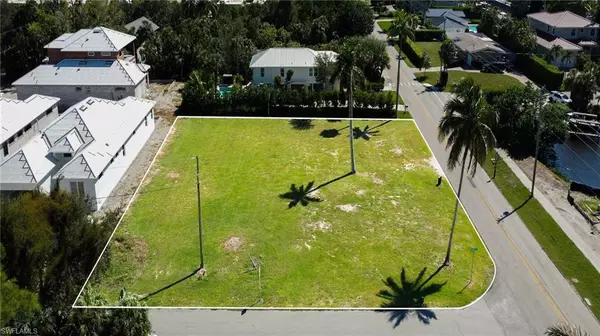 Naples, FL 34102,1427 Sandpiper ST