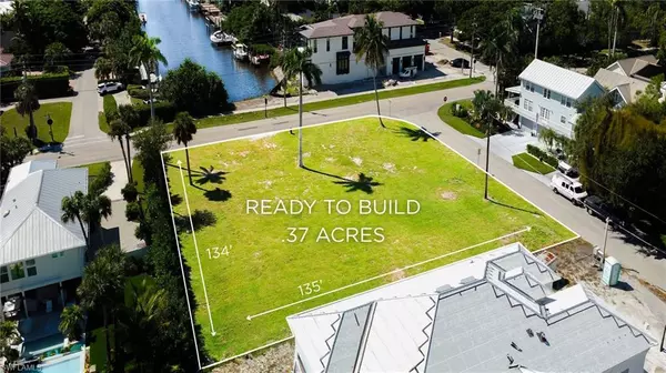 1427 Sandpiper ST, Naples, FL 34102