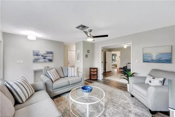 Naples, FL 34108,532 99th AVE N
