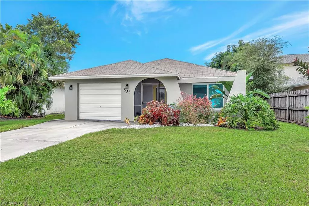 Naples, FL 34108,532 99th AVE N