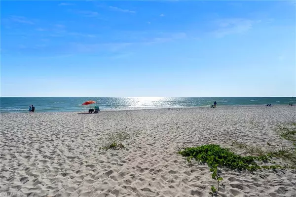 Naples, FL 34102,1950 Gulf Shore BLVD N #113