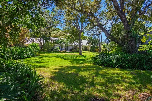 Naples, FL 34103,4728 West BLVD #N8