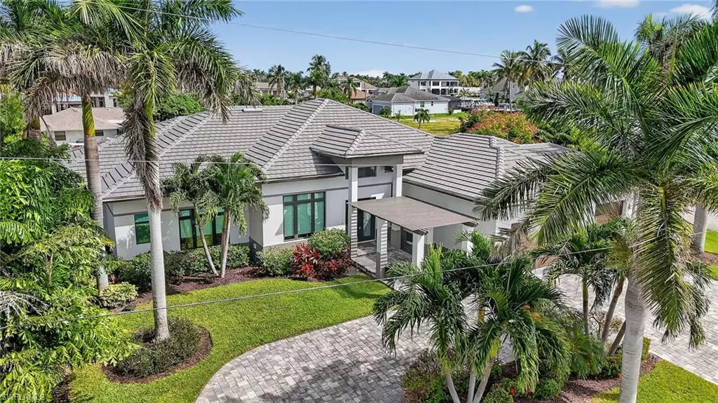 1135 Lorraine CT, Cape Coral, FL 33904