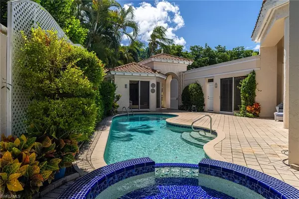 Naples, FL 34108,7905 Cocobay DR #15