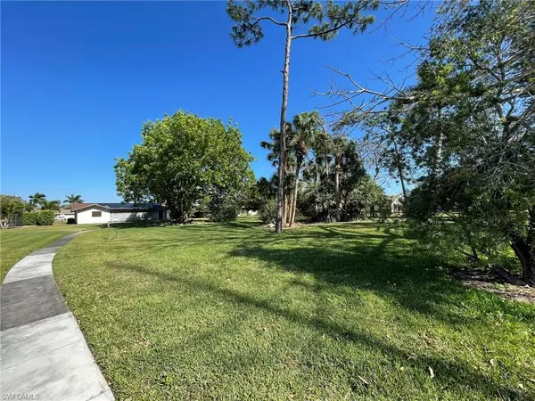 Naples, FL 34110,547 Eastwood DR
