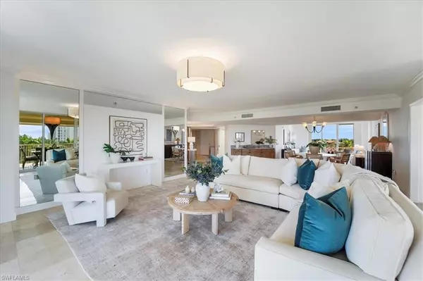 Naples, FL 34108,6597 Nicholas BLVD #601