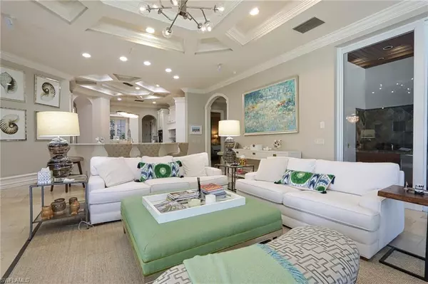 Naples, FL 34103,750 Port Side DR