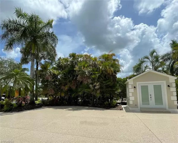 Naples, FL 34114,4504 Southern Breeze DR
