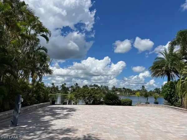 Naples, FL 34114,4609 Southern Breeze DR