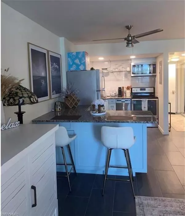 Naples, FL 34108,3 Bluebill AVE #211