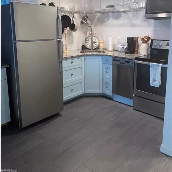 Naples, FL 34108,3 Bluebill AVE #211