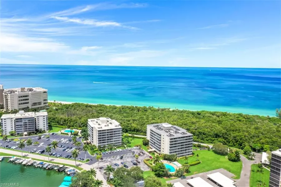 5 Bluebill AVE #210, Naples, FL 34108