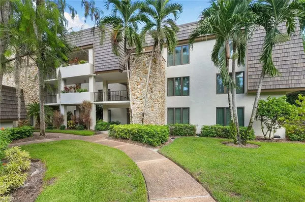 Naples, FL 34105,105 Clubhouse LN #C189