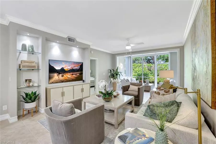 7087 Barrington CIR #101, Naples, FL 34108