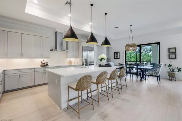 2472 Breakwater WAY #11-202, Naples, FL 34112