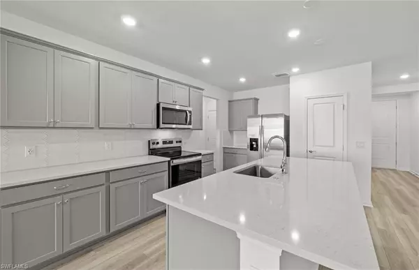 Bonita Springs, FL 34135,27848 Solis Grande DR