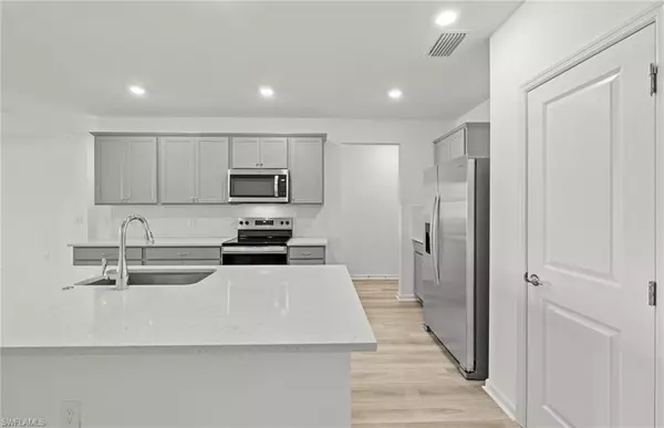 Bonita Springs, FL 34135,27848 Solis Grande DR