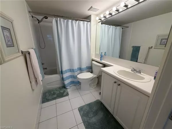 Naples, FL 34104,1220 Wildwood Lakes BLVD #105