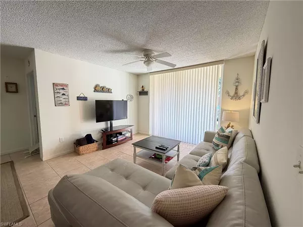 Naples, FL 34104,1220 Wildwood Lakes BLVD #105